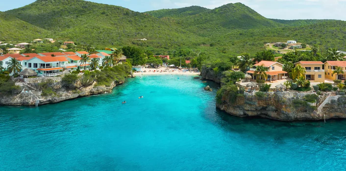 Traveler visiting Curaçao